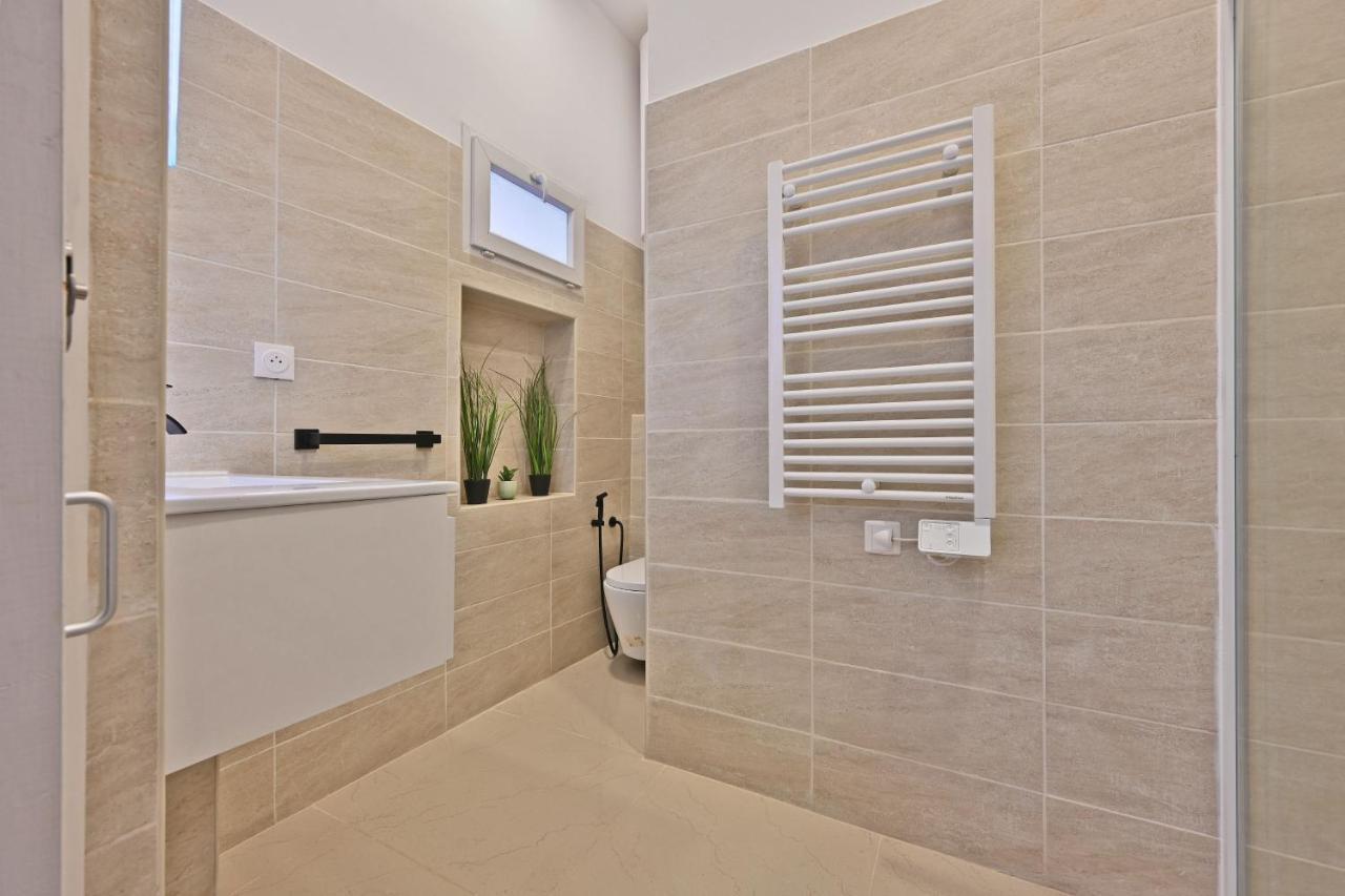 Au Roi Rene - Ac Clim - Wifi Apartment Авиньон Екстериор снимка